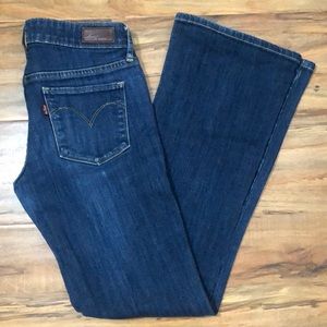 Levi’s Slight Curve Flare dark blue jeans